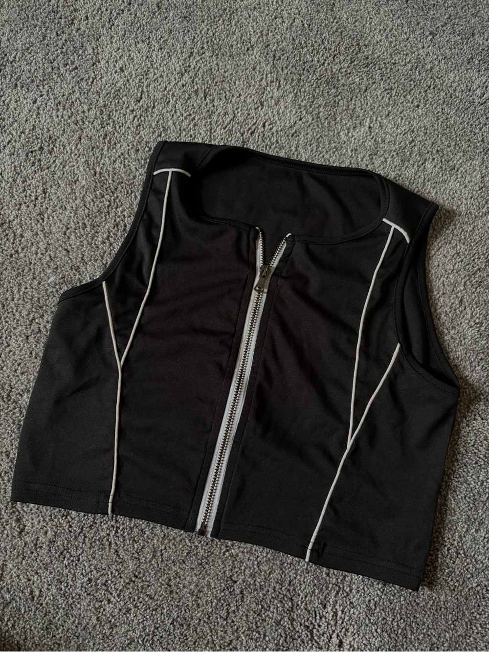 Black Cropped Zipper Front Tank with White Piping